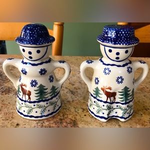 A pair, Polish Boleslawca ceramic salt and pepper shakers. Hand made in Poland.